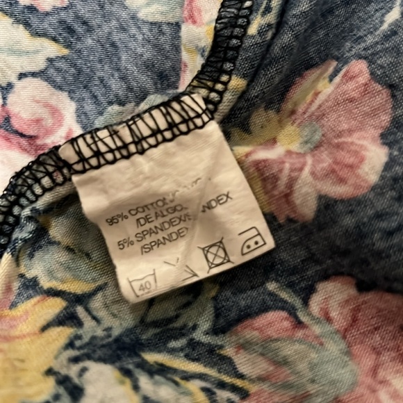 Flowery Halter Top - Picture 6 of 6